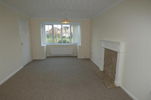 4 bedroom detached house to rent, Falcon Way, Beck Row IP28