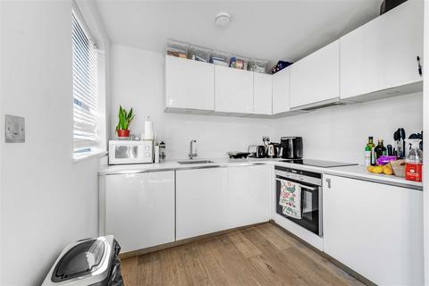 1 bedroom flat for sale, 1 Putney Bridge Road, London SW18