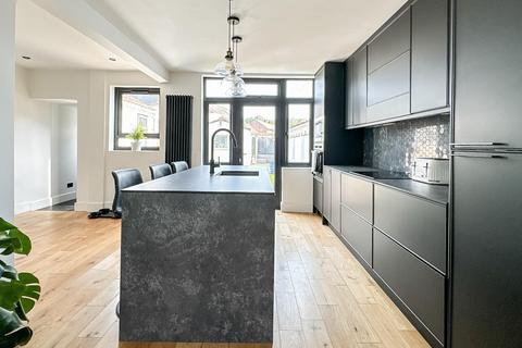 12 Swiss Drive, Bristol, BS3 2RS