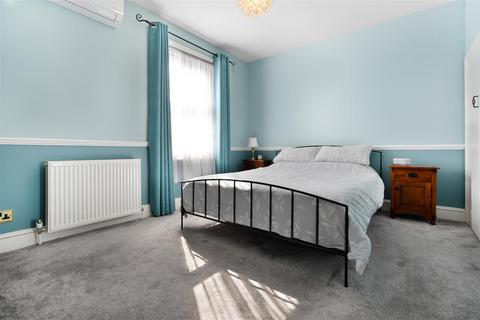 27 Albany Road, Old Windsor, Windsor, SL4 2QD