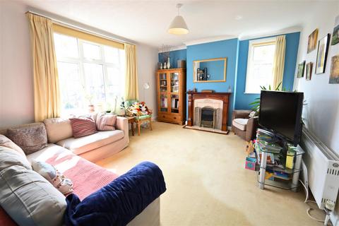 4 bedroom flat for sale, Nevill Road, Hove