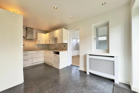 17 Chapel Close, Shafton, Barnsley, S72 8QJ