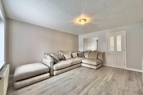17 Chapel Close, Shafton, Barnsley, S72 8QJ
