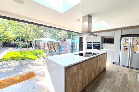 40 Colston Avenue, Carshalton, SM5 2NU