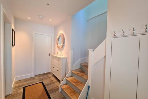 40 Colston Avenue, Carshalton, SM5 2NU
