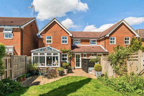 18 Grensell Close, Eversley, Hook, RG27 0QQ