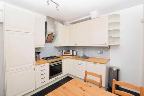 2 bedroom maisonette for sale, University Road, Colliers Wood SW19