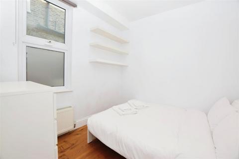 20 University Road, London, SW19 2BX