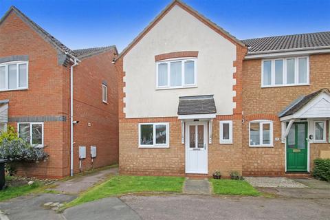 3 bedroom end of terrace house to rent, Penrhyn Court, Thrapston NN14