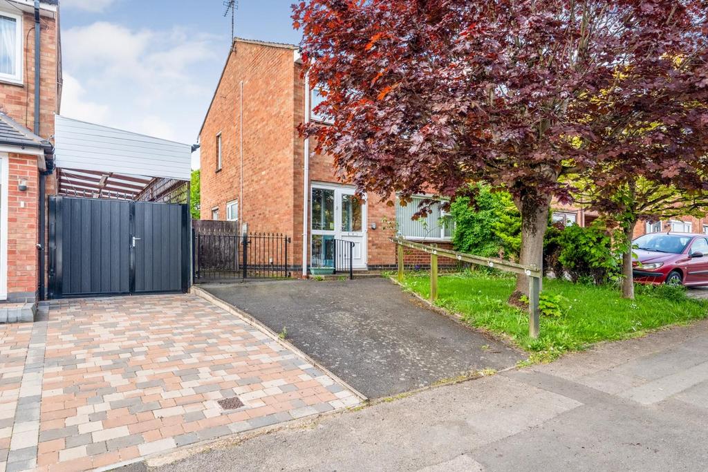 Mayflower Drive, Coventry CV2 3 bed semidetached house for sale £220,000