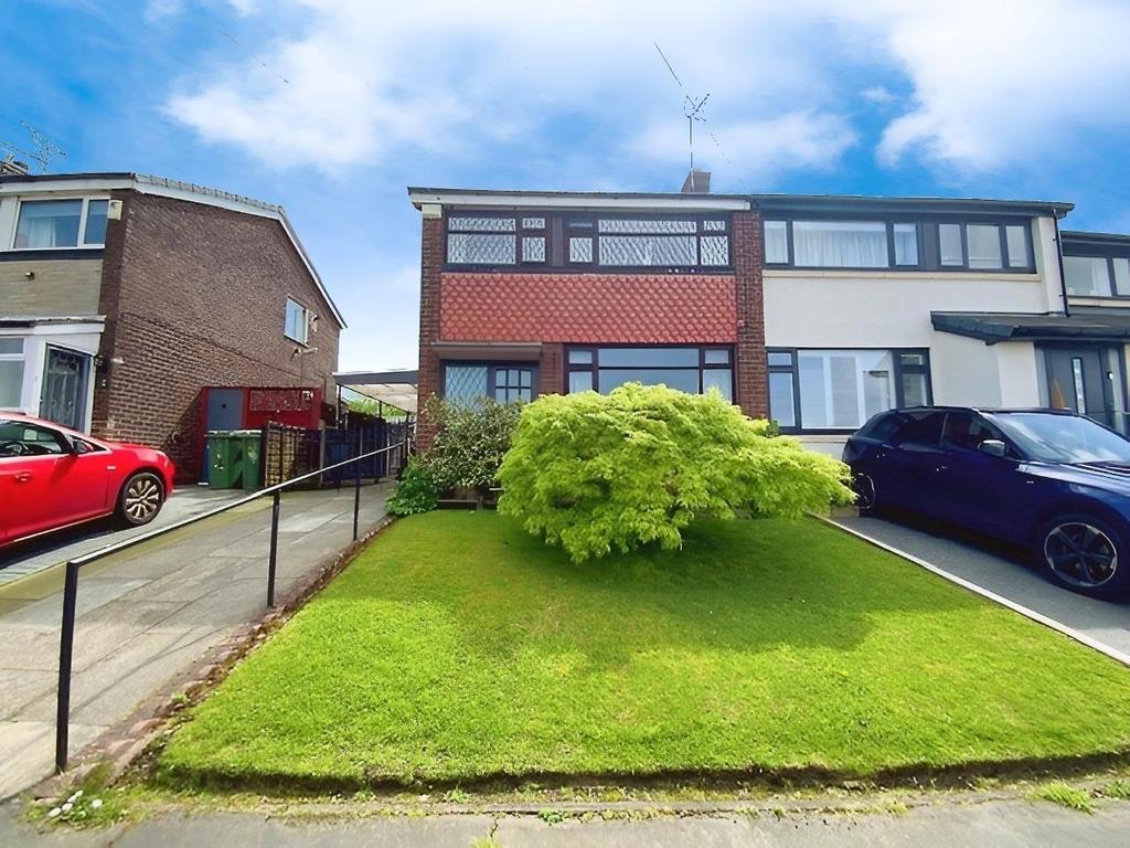 Fir Tree Crescent, Dukinfield 3 bed semidetached house for sale £230,000