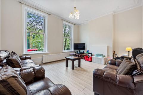 3 bedroom maisonette for sale, Stoke Newington High Street, London, N16