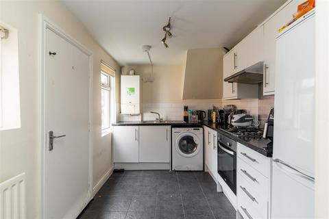 2 bedroom flat to rent, Kelvin Grove, Sandyford, Newcastle Upon Tyne