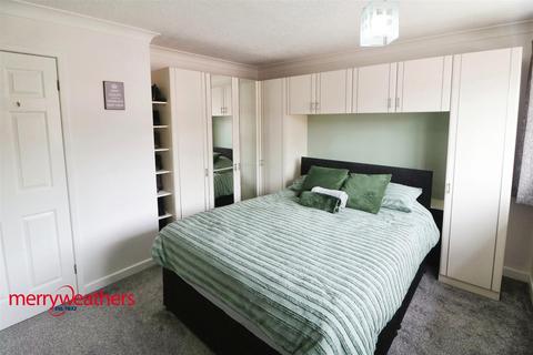 4 bedroom semi-detached house for sale, Silverstone Avenue, Cudworth, Barnsley