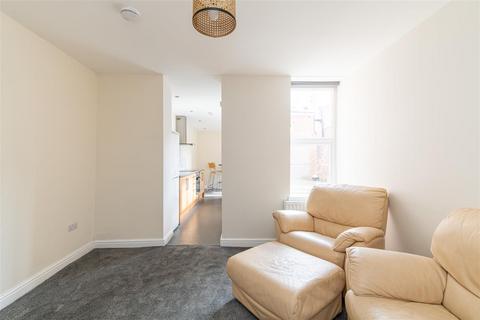2 bedroom flat to rent, Warwick Street, Heaton, Newcastle Upon Tyne