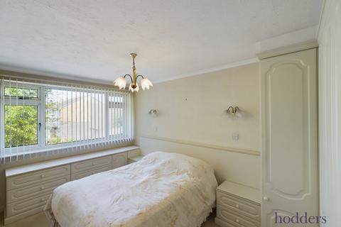2 bedroom maisonette for sale, Roakes Avenue, Addlestone, Surrey, KT15