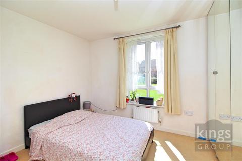 2 bedroom ground floor flat for sale, Gareth Drive, Edmonton, N9