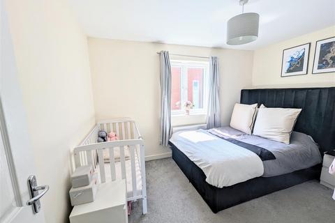 2 bedroom end of terrace house for sale, Gerbera Drive, Newark