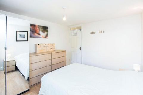 3 bedroom flat to rent, Higham Street, London