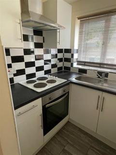 1 bedroom end of terrace house to rent, Circuit Close, Willenhall