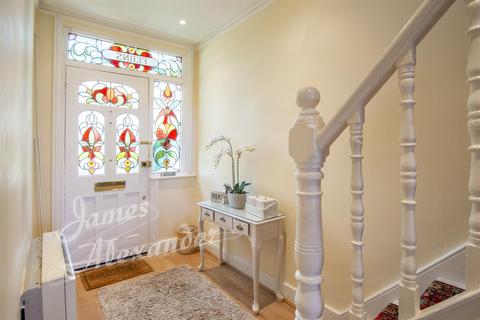121 Beverstone Road, Thornton Heath, CR7 7LR