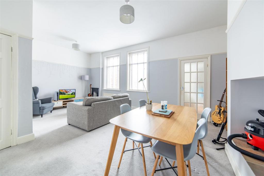 Delaval Terrace, Gosforth, NE3 2 bed flat £1,000 pcm (£231 pw)