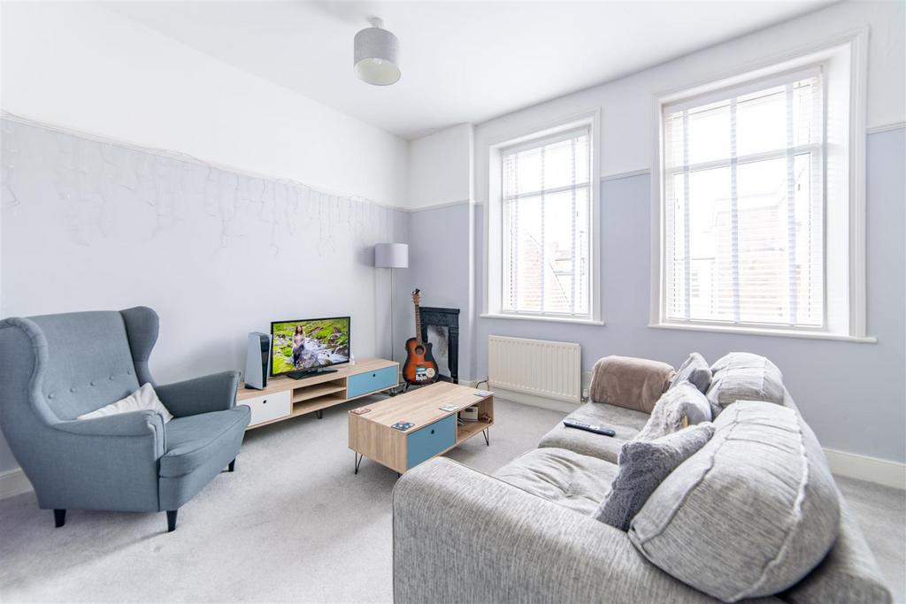 Delaval Terrace, Gosforth, NE3 2 bed flat £1,000 pcm (£231 pw)