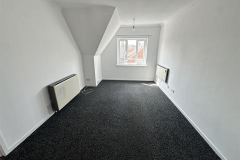 2 bedroom apartment to rent, Kendall Road, Colchester CO1