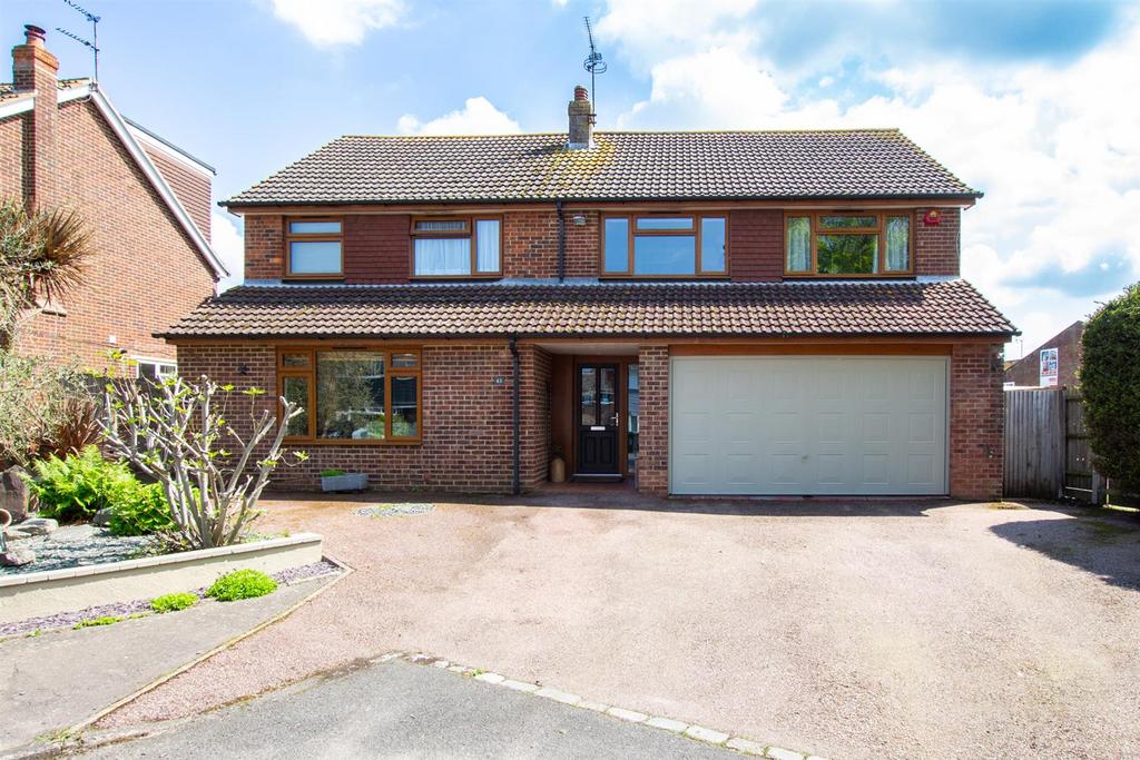 Orchard Road, Burgess Hill 5 bed detached house for sale £675,000