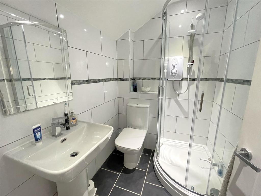 Ensuite shower room