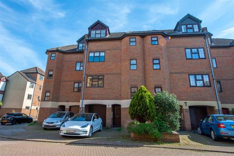 3 bedroom townhouse for sale, Hathaway Court, Esplanade, Rochester