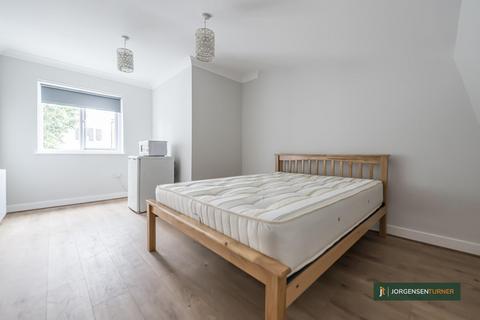 1 bedroom flat to rent, The Vale, Acton , London
