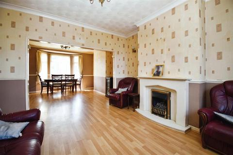 3 bedroom end of terrace house for sale, Southcoates Lane, Hull