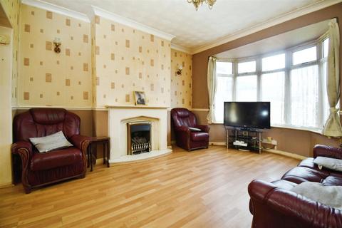 3 bedroom end of terrace house for sale, Southcoates Lane, Hull