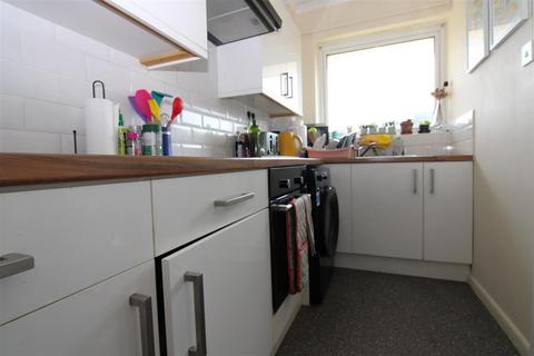 1 bedroom flat to rent, York Road, Littlehampton
