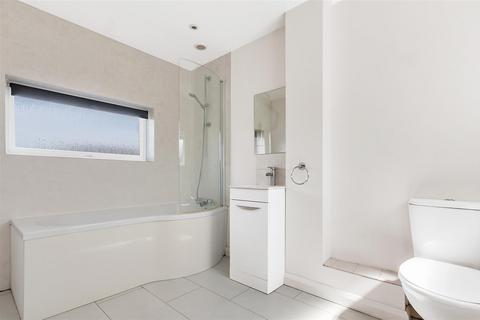 40 Castle Road, Alcester, B49 6BQ