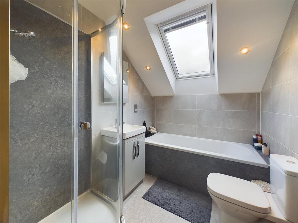 En Suite Bathroom