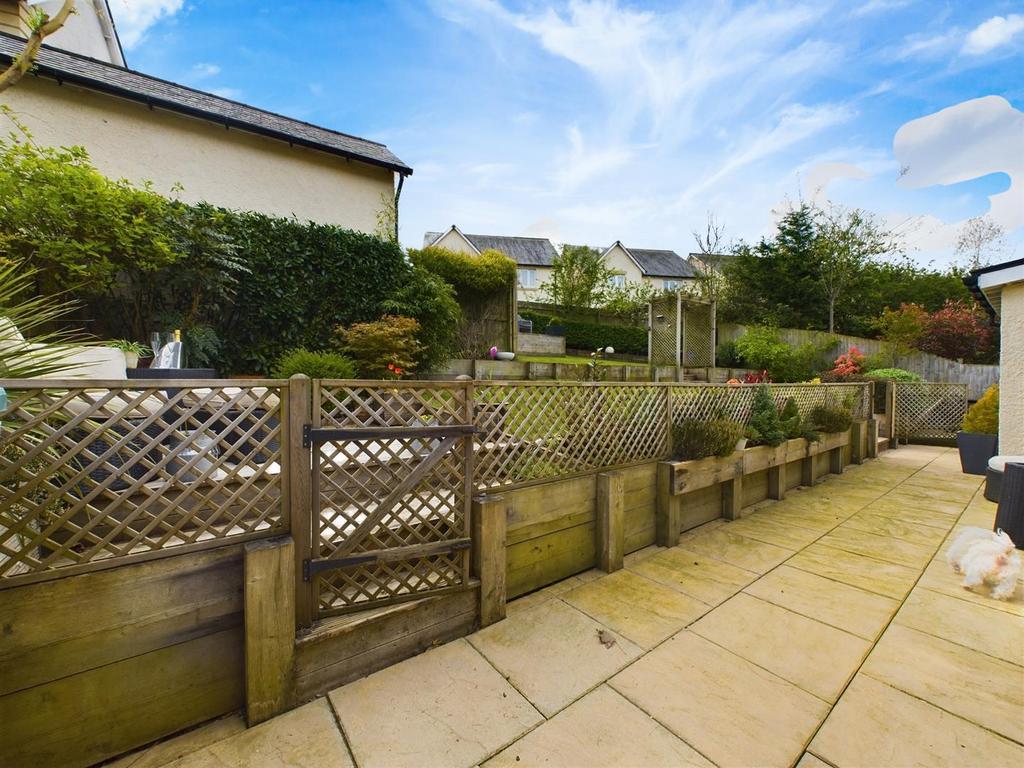 Rear Patio &amp; Gate