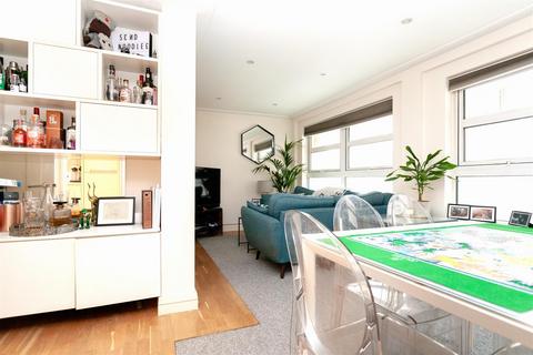 2 bedroom flat to rent, Whites Row, London