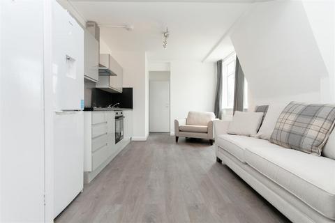 2 bedroom flat to rent, Drake House, Stepney Way, London