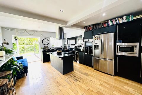 4 bedroom semi-detached house for sale, Prospect Drive, Hale Barns, Altrincham