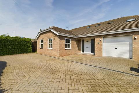 4 bedroom detached house for sale, Swallow Avenue, Skellingthorpe, Lincoln