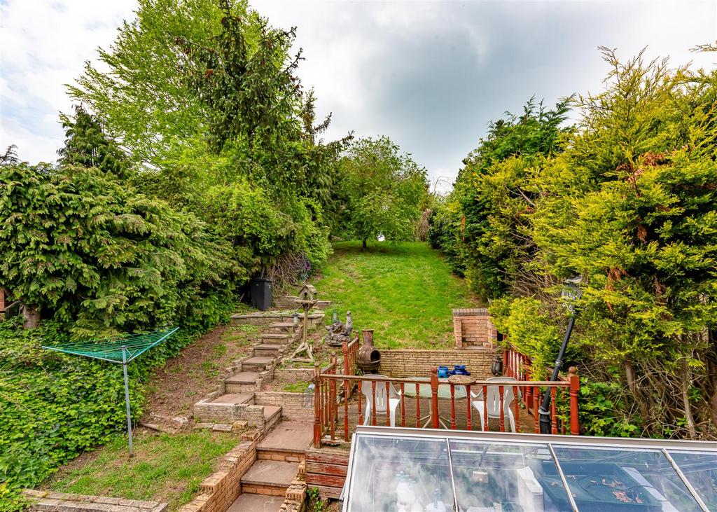 10 The Holloway-garden2.jpg