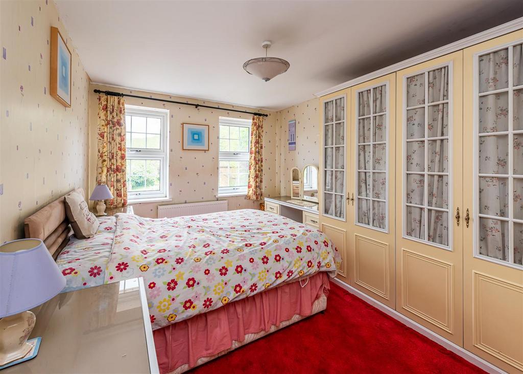 10 The Holloway-bed2.jpg
