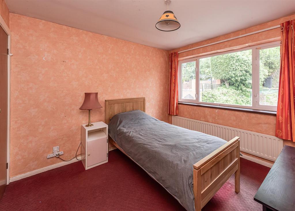 10 The Holloway-bed3.jpg