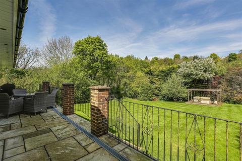 5 bedroom detached house for sale, Ricketts Hill Road, Tatsfield TN16