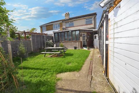 3 bedroom semi-detached house for sale, Amid Road, Canvey Island SS8