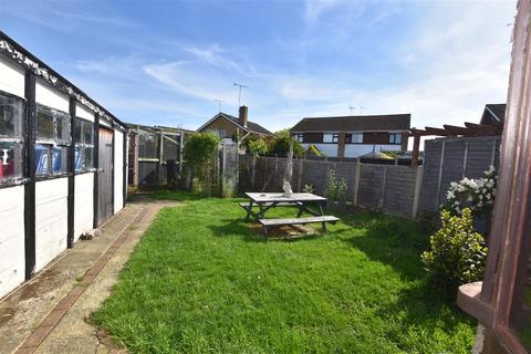 3 bedroom semi-detached house for sale, Amid Road, Canvey Island SS8
