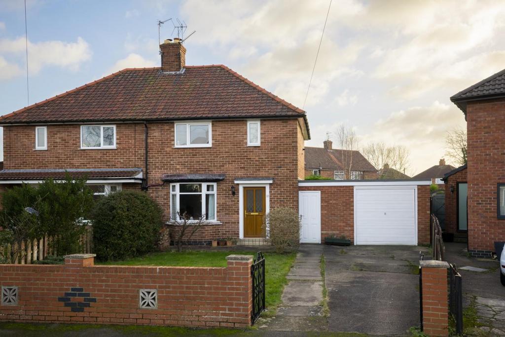 Leeside, York 2 bed semidetached house for sale £285,000