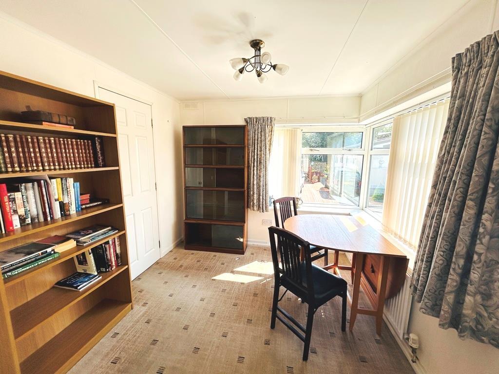 Dining Area.JPEG